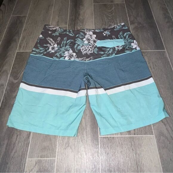 Men's Goodfellow & Co Blue & Grey Hawaiian Print Swimsuit - Picture 4 of 8